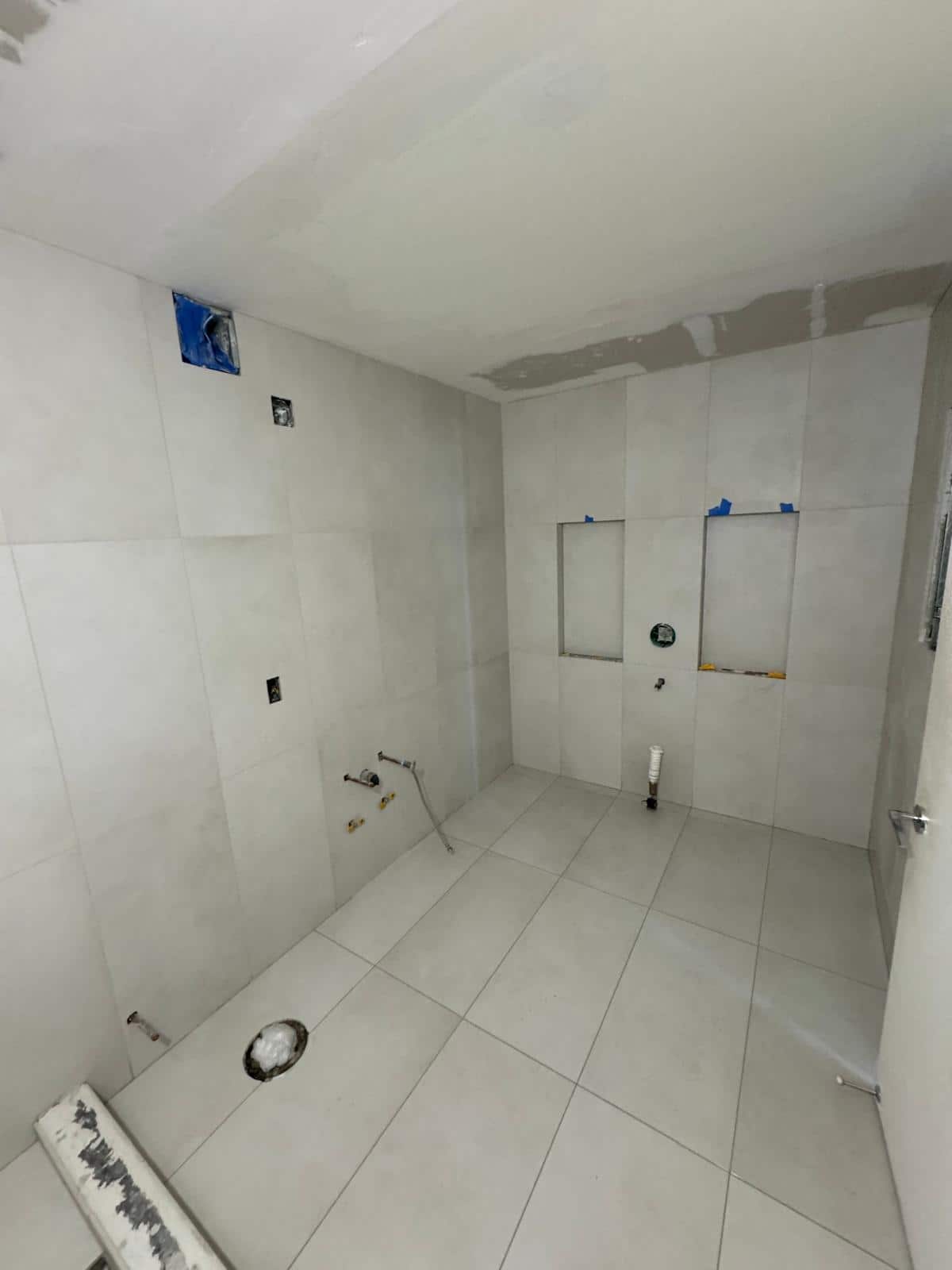 Bathroom shower remodel project photo 4 completed by LOKEIL Renovation in the New York City area.